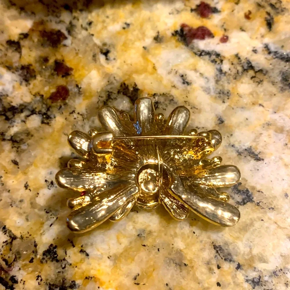 FALL BROOCH. Rhinestone and Enamel. Great for Fall, Gift, or Thanksgiving! NWOT - Picture 2 of 2